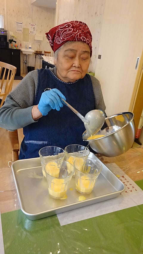 耐熱グラスへ移してます！