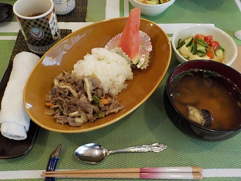 タガヤセ特製牛丼です！