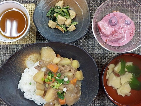 肉じゃが丼