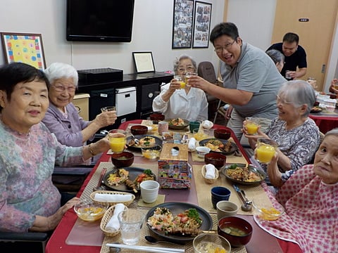 皆さまで乾杯！