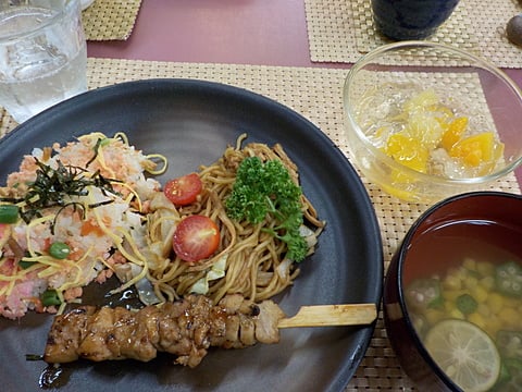 ちらし寿司、焼き鳥、焼きそば！