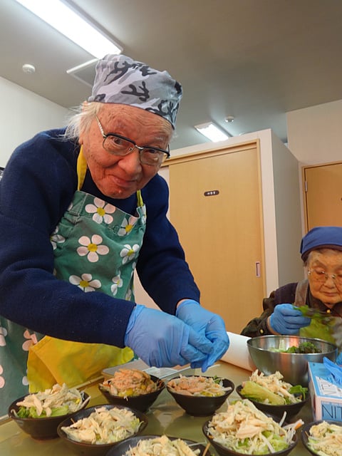 チキンサラダの盛り付け！