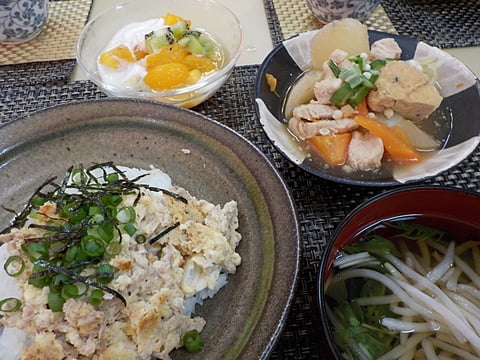 ツナ玉丼