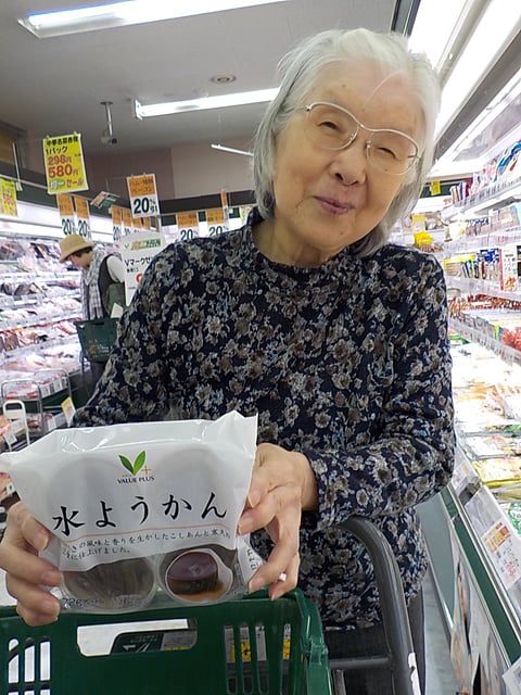 お茶菓子も甘いですよ！