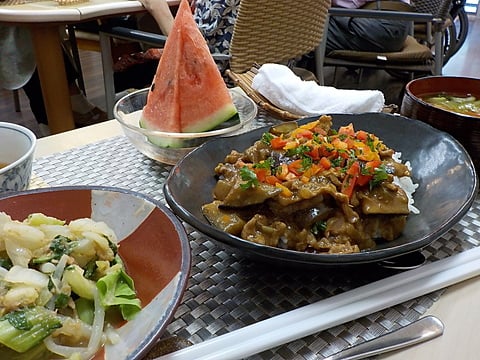 だんち特製、茄子入り夏カレーです！