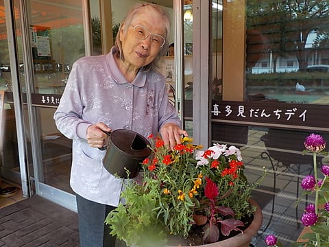 お花へ・・水やり♪