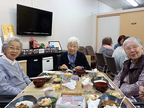 皆さんと食べるとさらに美味しいですね♪