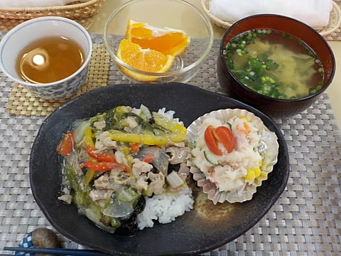 だんち特製、豚肉と白菜のトロトロあんかけ丼です！