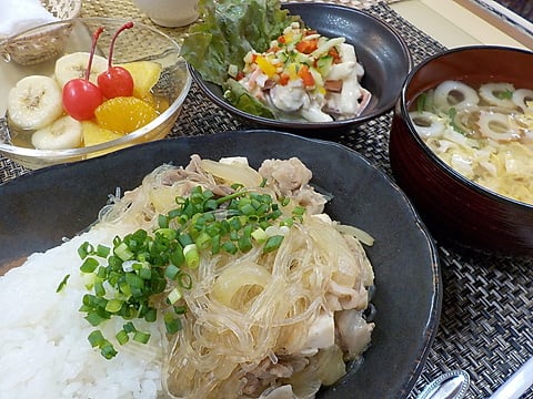 ホッカホカ肉豆腐丼♪