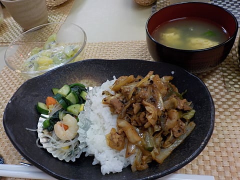 ホイコーロー丼♡