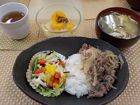 スタミナいっぱい牛丼！