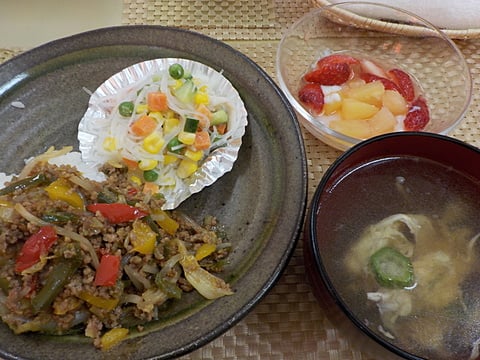 チンジャオロースー丼♪