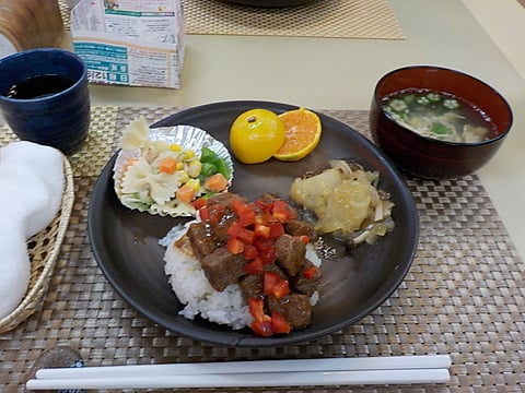 牛肉ステーキ丼です！