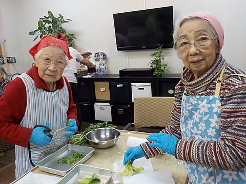 お料理の盛り付け中♪