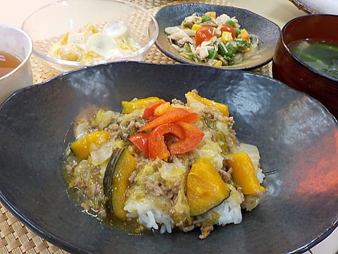 かぼちゃと白菜のそぼろあんかけ丼！