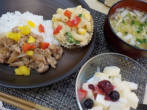 お肉たっぷり生姜焼き丼！