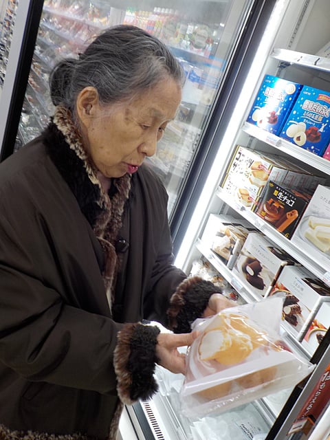 今日のお茶菓子はシューアイスになりました！