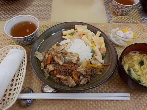 ホイコーロー丼です！