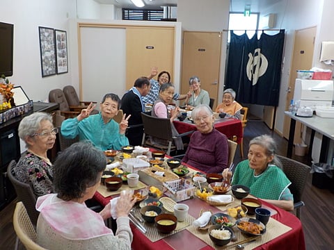 お食事中楽しんでます♪