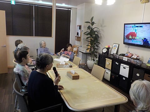 カラオケ大会、盛り上がっています！