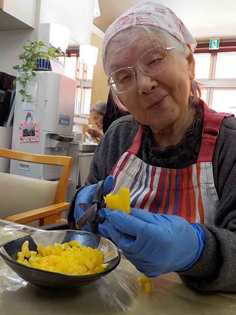 野菜の下ごしらえ中です！