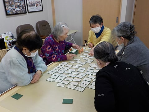 帰宅前の百人一首に夢中です♪