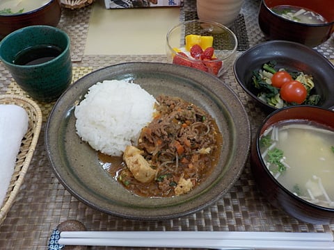 喜多見だんちデイ特製、マーボー豆腐丼です！