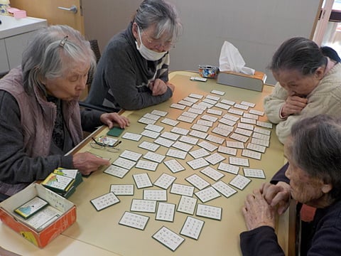 百人一首に夢中です！