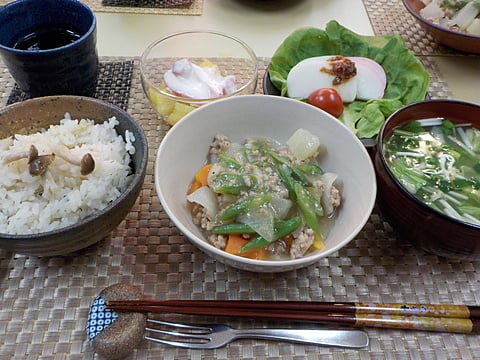 本日のランチ、大根のそぼろ煮です！