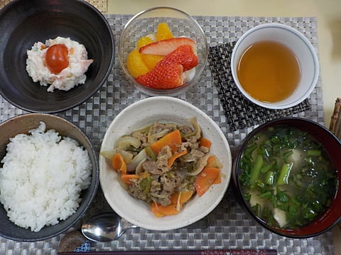 本日のランチ、牛肉のピーマン炒めです！