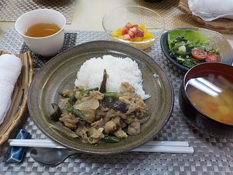 生姜を効かせた、豚の生姜焼き丼です！