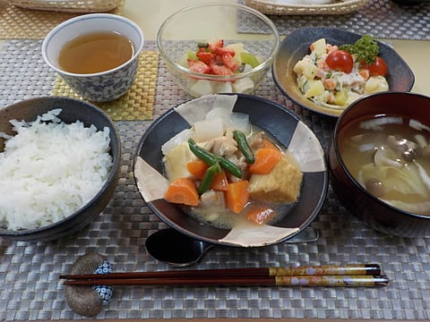 だんち特製、鶏肉と大根の煮物です！