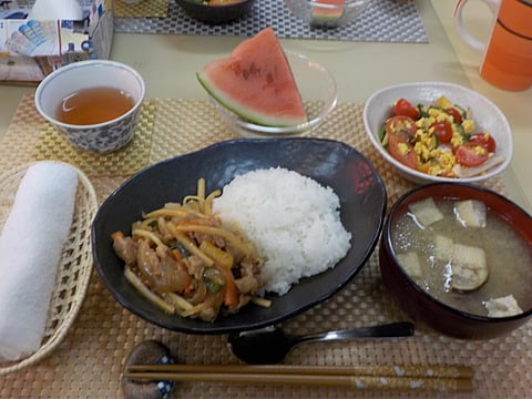 だんち特製、青椒肉絲丼です！