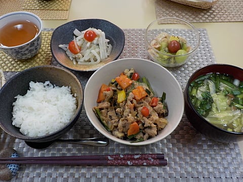 だんち特製、豚肉と白菜の黒酢炒めです！