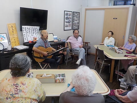 月一回、ガキガキトリオの音楽会です！