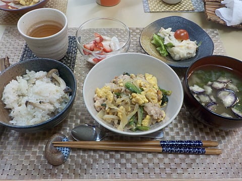 だんち特製、豚肉とほうれん草の玉子炒めです！