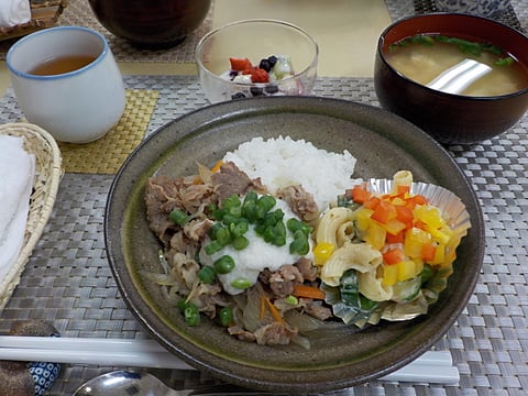 だんち特製、とろろ牛丼です！