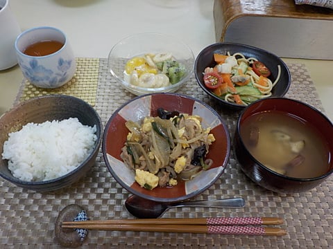 だんち特製、鶏肉と木耳の玉子炒めです！