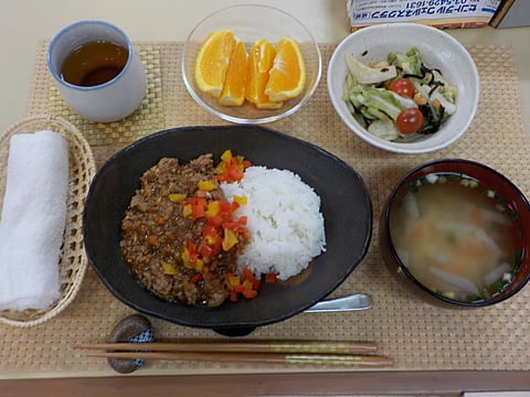 本日のランチは、だんち特製、麻婆豆腐丼です！