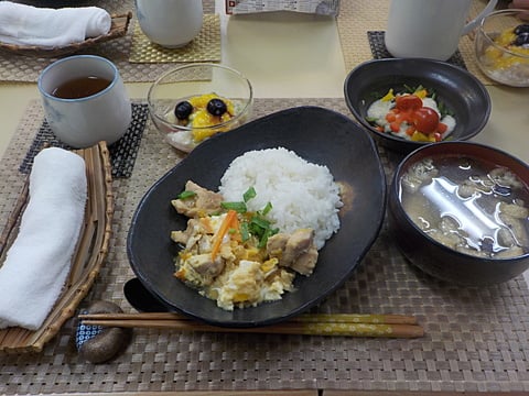 だんち特製、ふわトロ親子丼です！