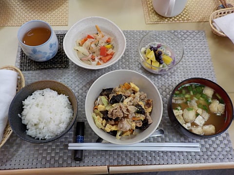 だんち特製、豚肉ときくらげの玉子炒めです！