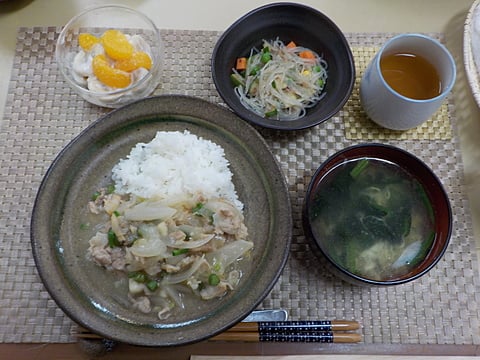 だんち特製、海鮮中華丼です！