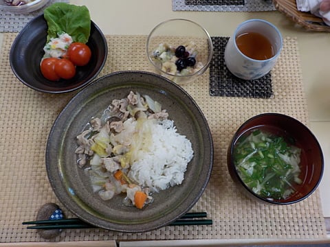 だんち特製、八宝菜丼です！