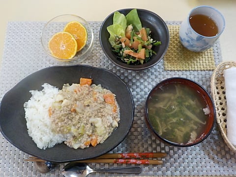 だんち特製、八宝菜丼です♡