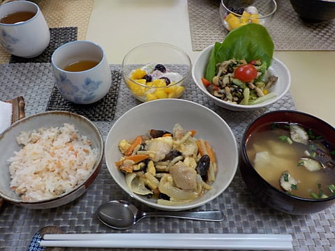 だんち特製、鶏肉ときくらげの卵炒めです！