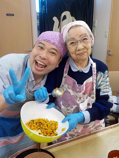 美味しい昼食作りますよ♪