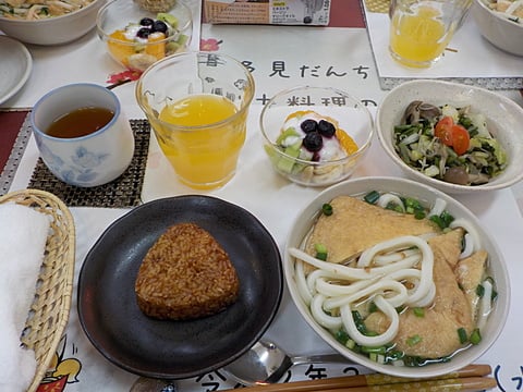 本日の郷土料理、讃岐うどんです！