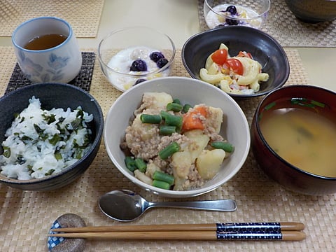 だんち特製、コロコロ肉じゃがです！