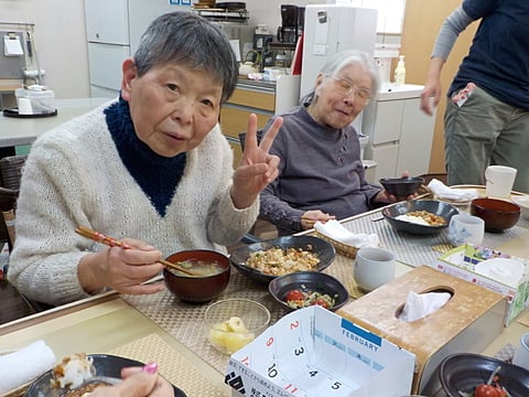 お昼のランチ風景をパチリ♪