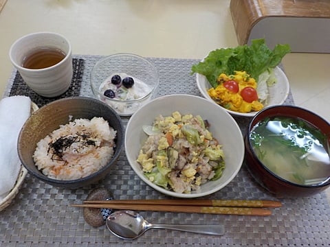 だんち特製、豚肉と春キャベツの玉子炒めです！